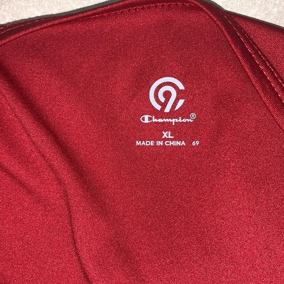 Red Champion workout long sleeve size XL - Picture 4 of 5